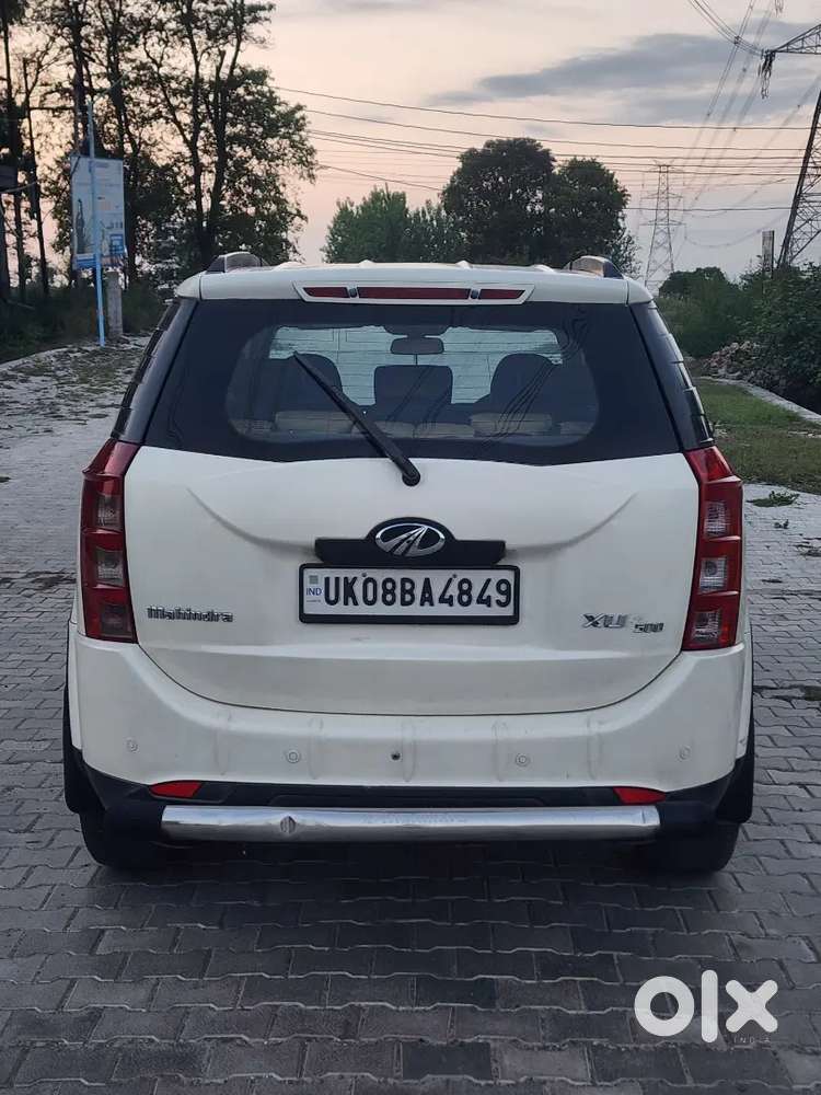 Mahindra Xuv W8
Airbags 
Central Lock 
Cruise Control
Allow Wheels