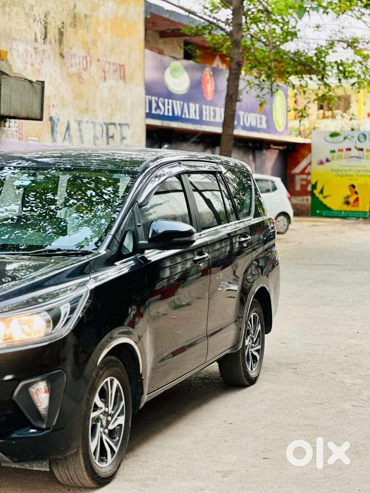 Toyota Innova Crysta 2.4 G Mt, 2023, Diesel