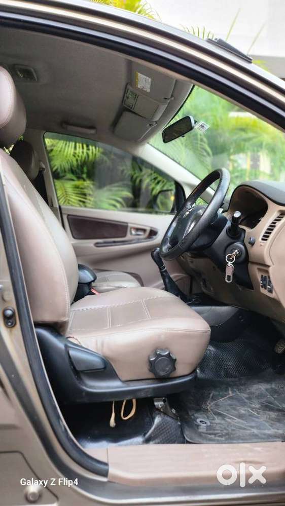 Toyota Innova 2.5 Vx 8 Seater Bs Iv, 2016, Diesel