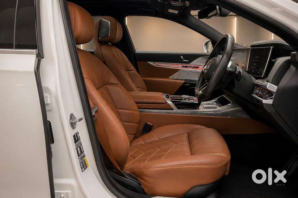 Bmw 7 Series 740i M Sport Petrol Automatic, 2025