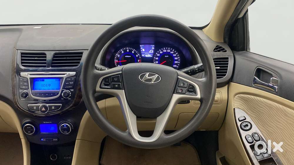 Hyundai Verna Fluidic 1.6 Vtvt Sx, 2014, Petrol