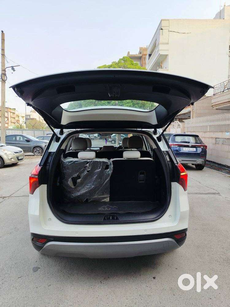 Mahindra Xuv700 2.2 Ax 7 Diesel At Str Awd, 2022, Diesel