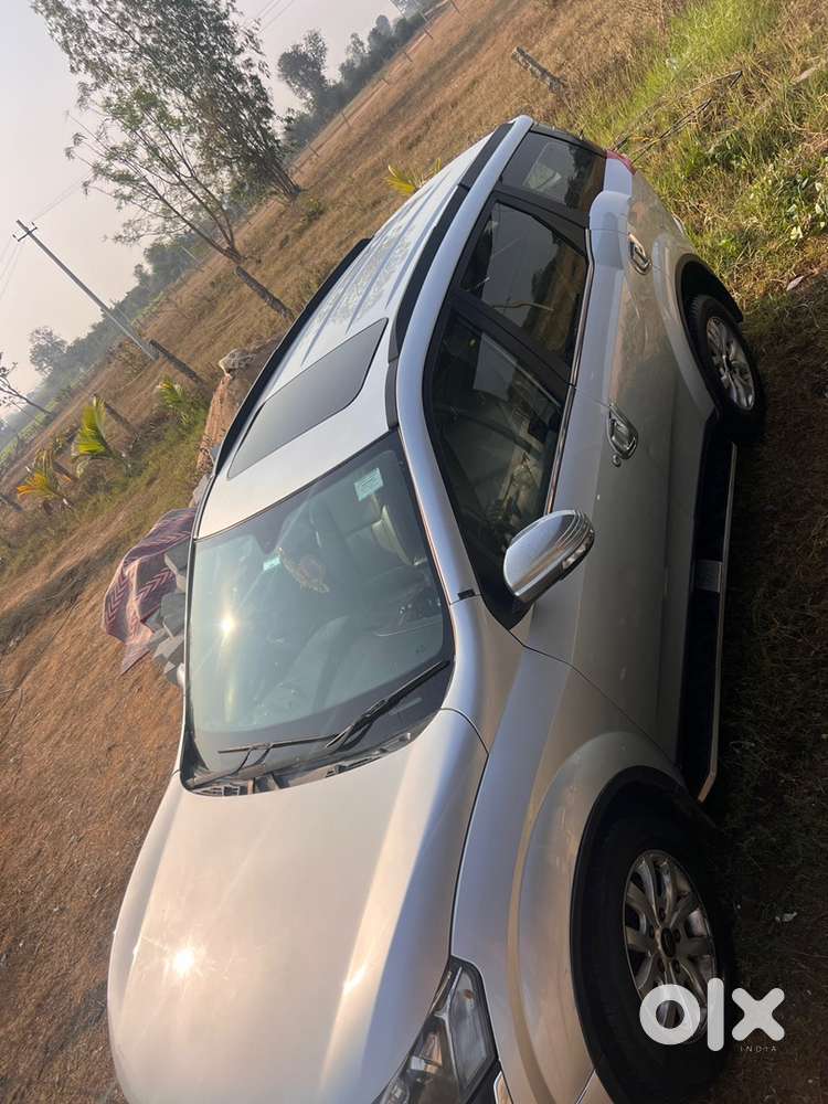 Mahindra Xuv500 Diesel 2016 W10 Top Model, Showroom Track
