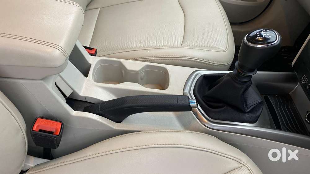 Mahindra Xuv300 W8 Option, 2023, Petrol
