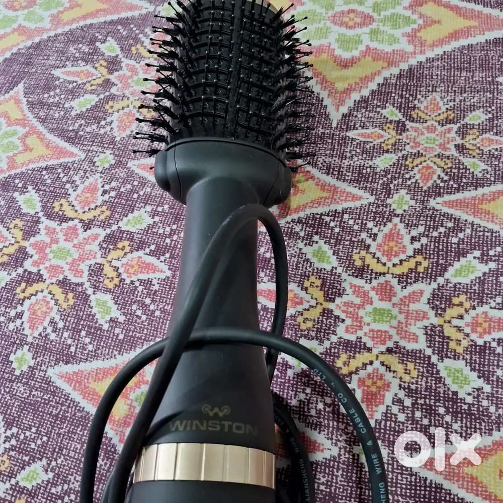 Hair dryer brush