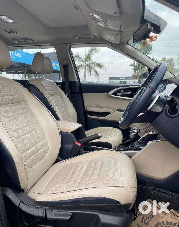 Kia Carens Luxury (o)1.5 Diesel At 7 Str, 2023, Diesel