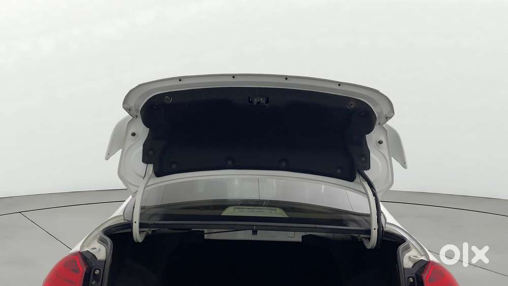 Maruti Suzuki Ciaz 1.5 Alpha Shvs Petrol, 2021, Petrol