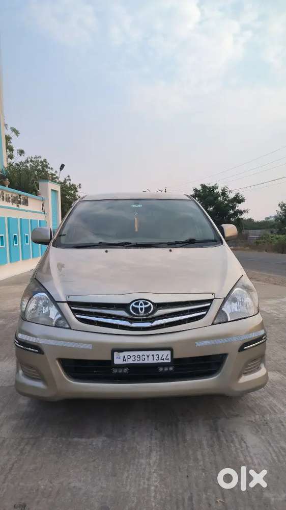 Toyota Innova 2.5 G Diesel 2010