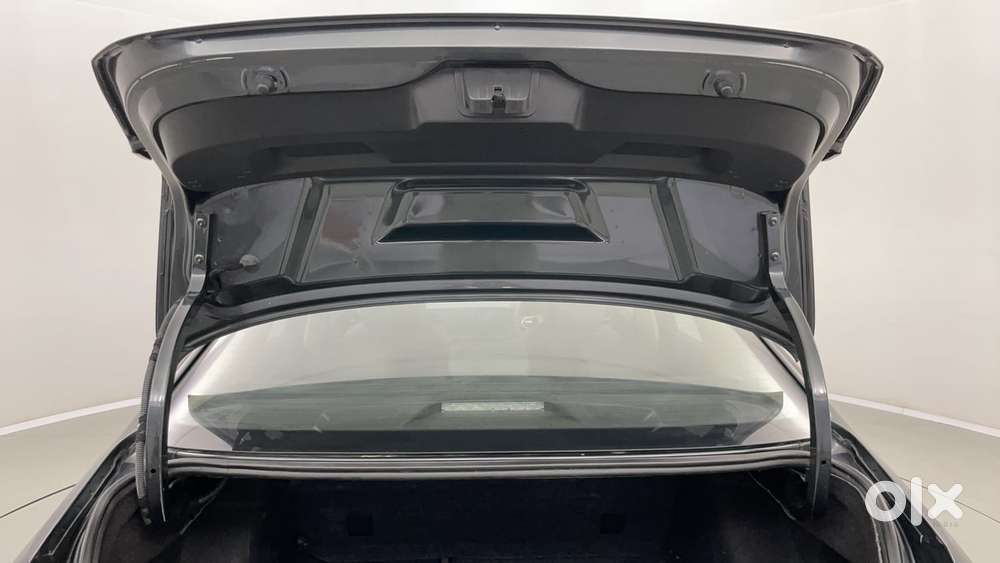 Skoda Slavia Active 1.0l Tsi Mt, 2022, Petrol