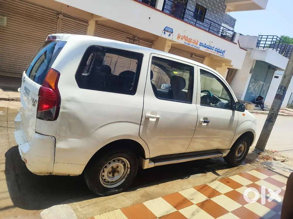 Mahindra Xylo 2012