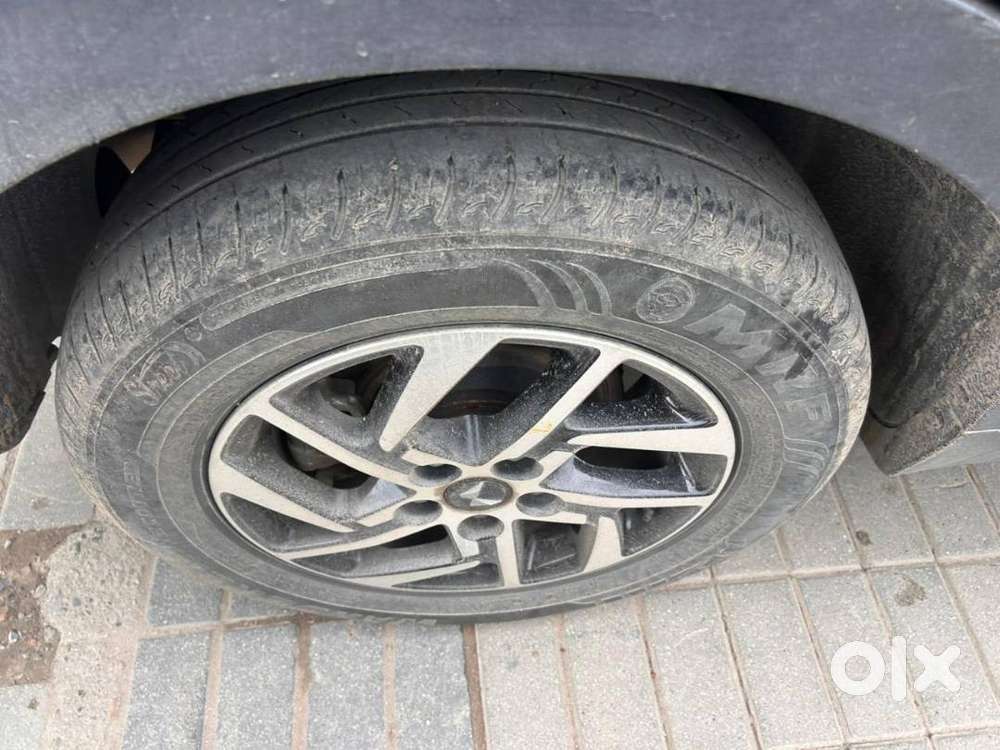 Mahindra Xuv3xo Ax5 Mt 2024
