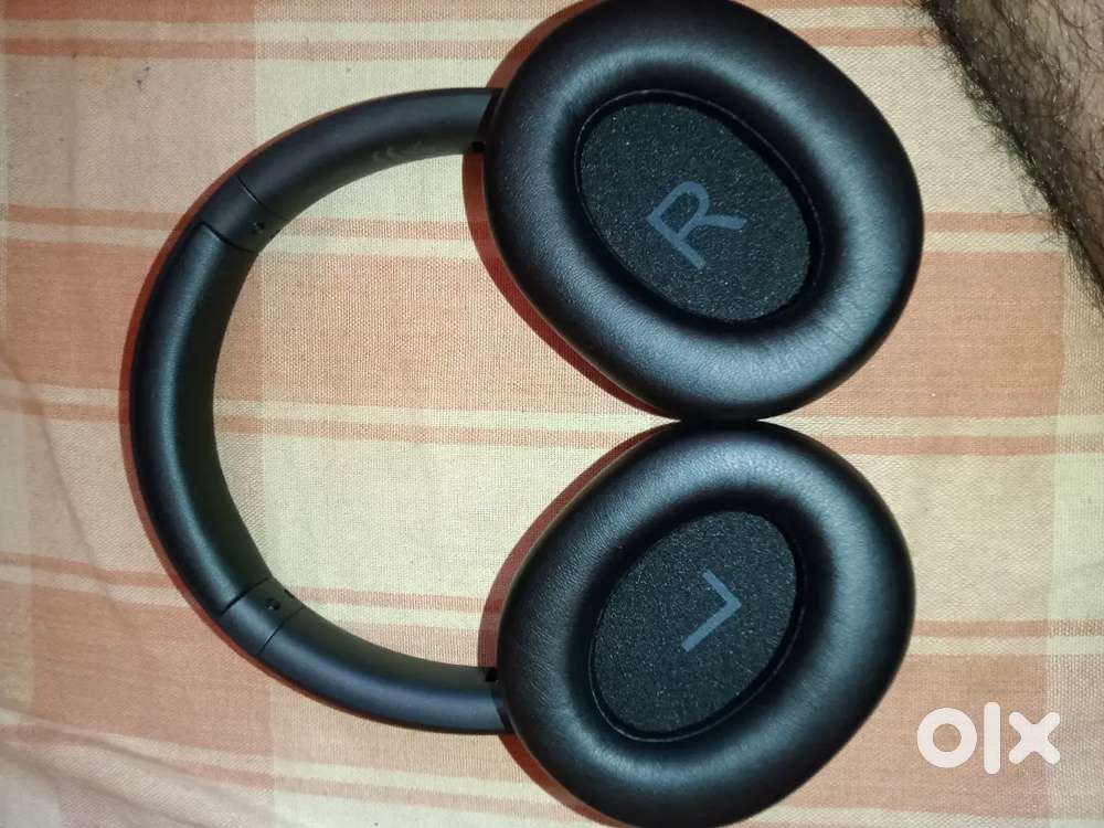 Noise Airwave Max 5 Bluetooth Headphones
