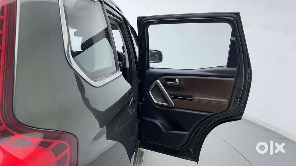 Mahindra Scorpio N Z8 L Petrol At 7 Str, 2023, Petrol