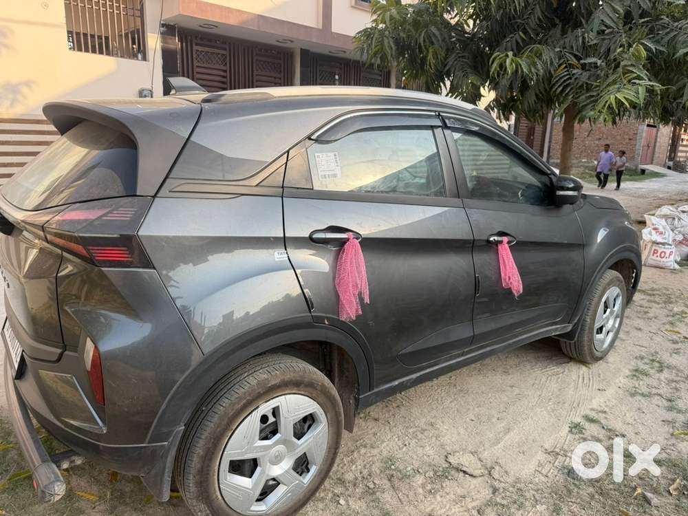 “urgent Sale: Tata Nexon Dec 2025 – Just 2100 Km Driven