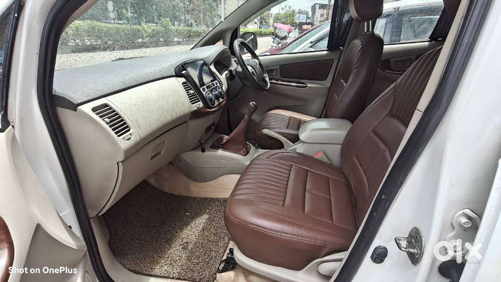 Toyota Innova 2.5 Ev (diesel) Ps 8 Seater Bs Iv, 2013, Diesel