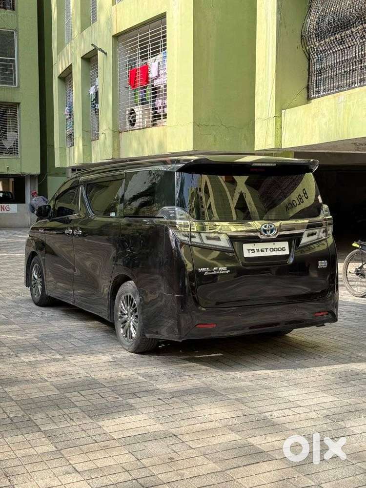 Toyota Vellfire 2.5 Executive Lounge, 2020, Petrol