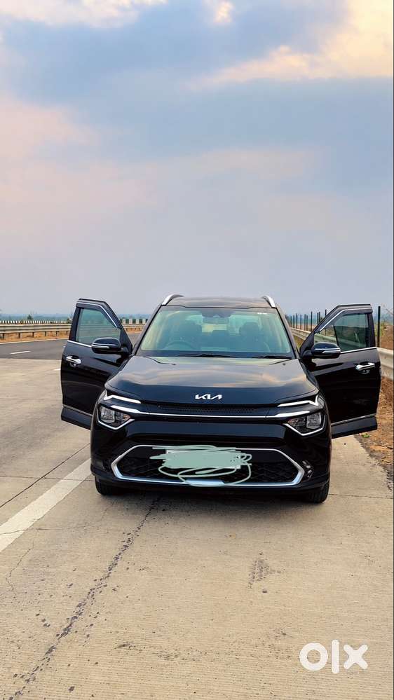 Kia Carens 2025 Petrol 7-str