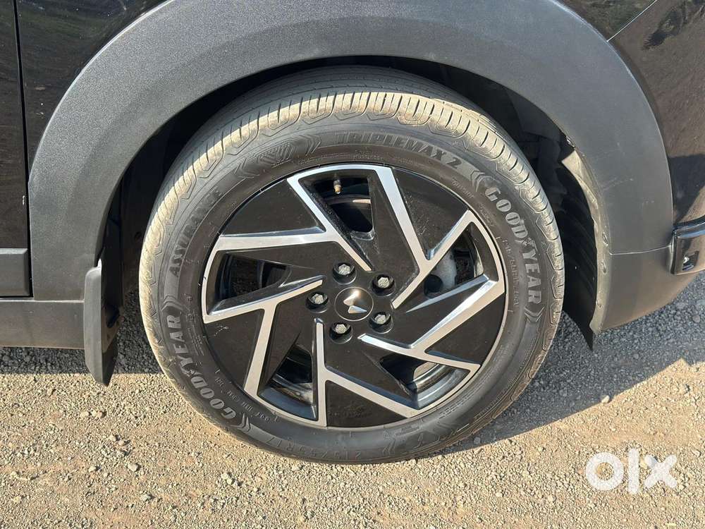 Mahindra Xuv 3xo Ax7 Diesel Mt, 2024, Diesel