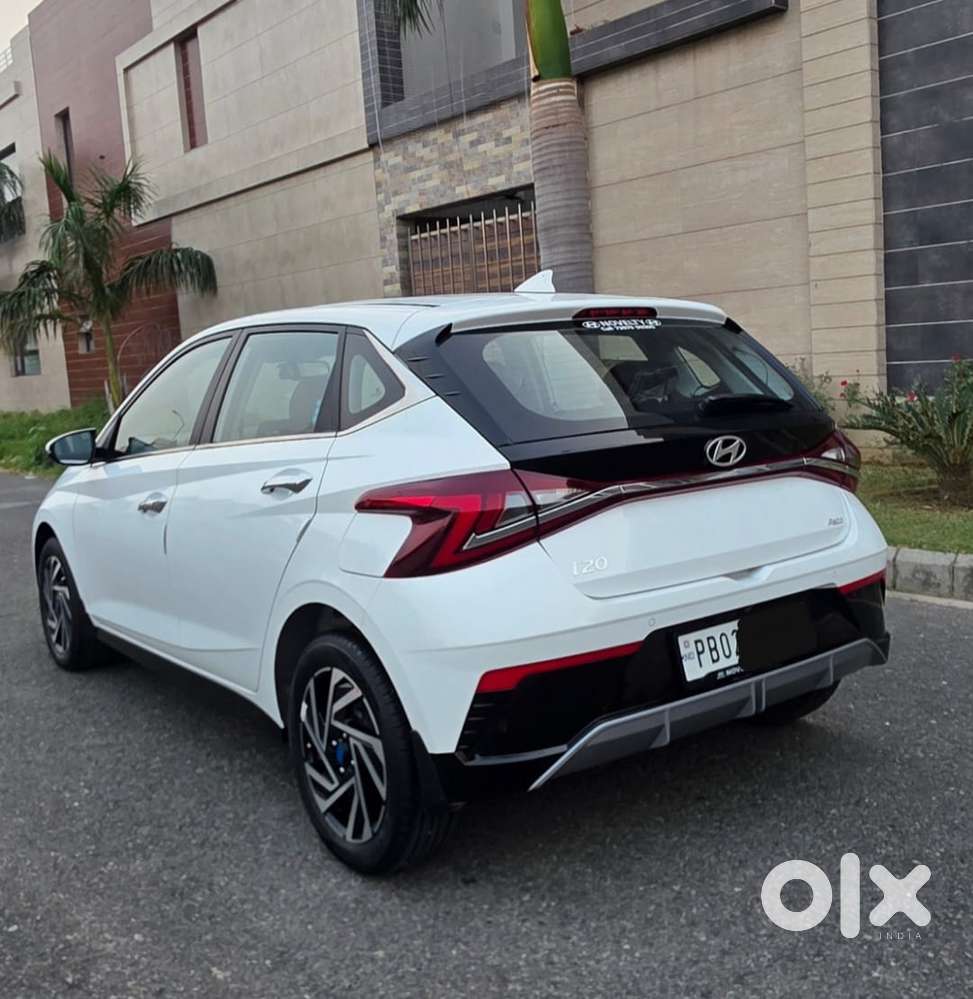Hyundai I20 Asta (o) 1.2 Ivt, 2024, Petrol
