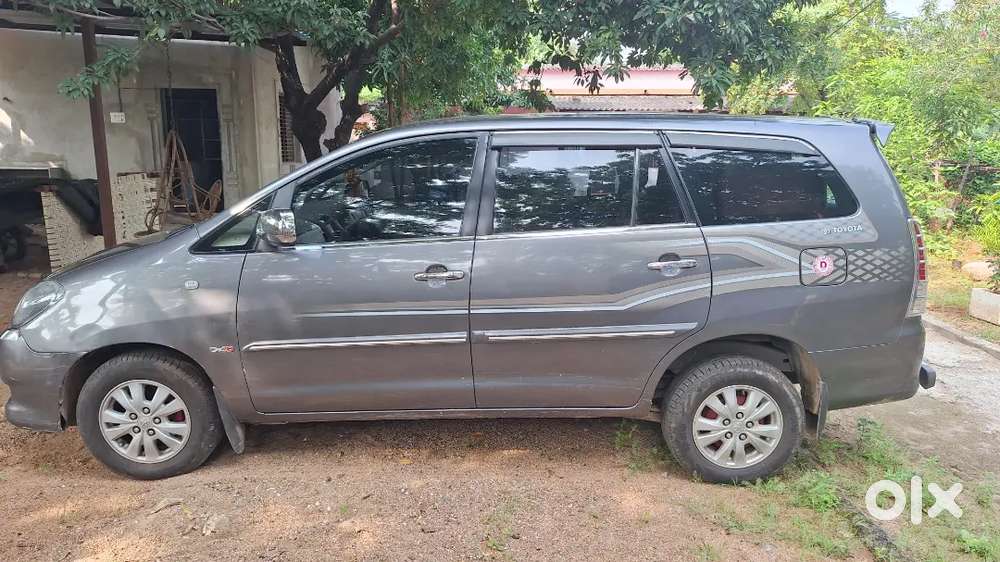 Toyota Innova Gud Condition 2011 Diesel 150000 Km Driven