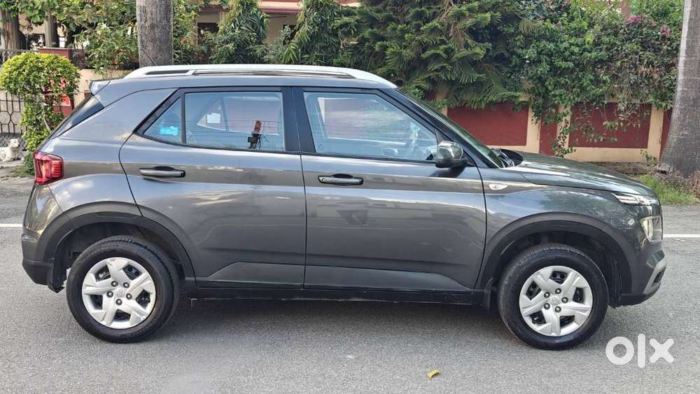 Hyundai Venue 1.2 S (o), 2021, Petrol