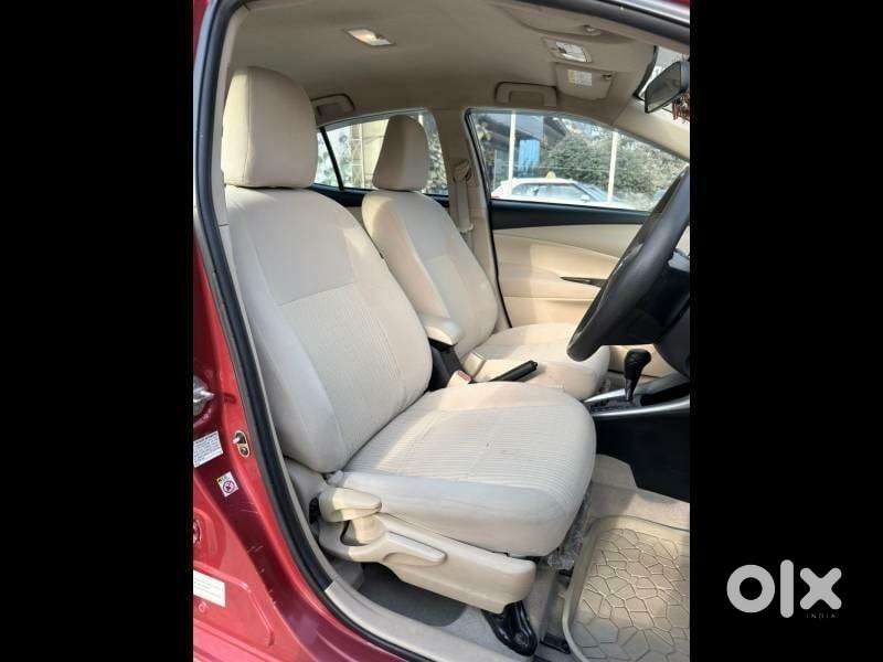 Toyota Yaris J Cvt, 2018, Petrol