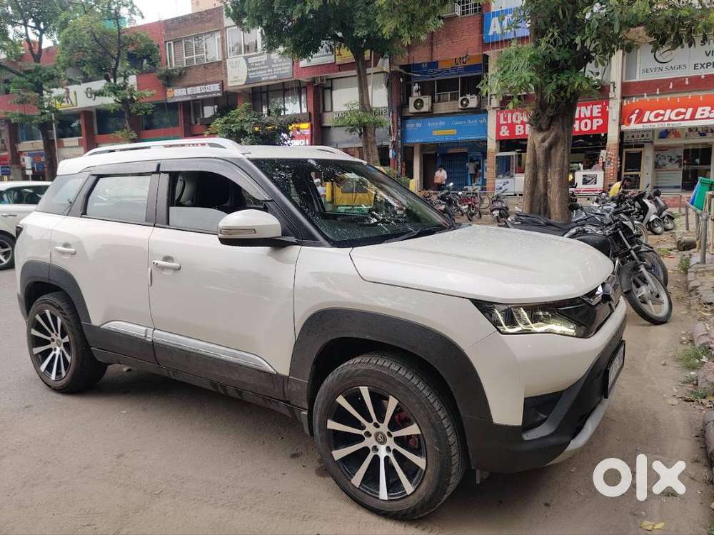 Maruti Suzuki Brezza 2023 Zxi Petrol Manual  Excellent Condition  Si