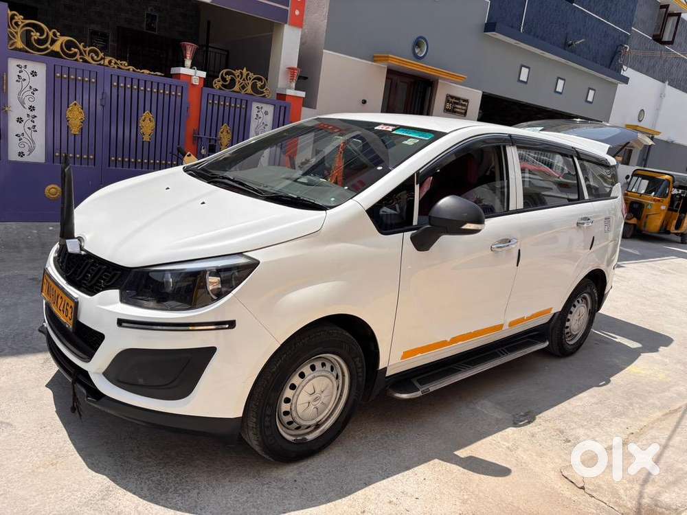 Mahindra Marazzo M2