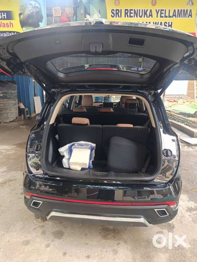 Mg Hector Plus Savvy Pro 2025