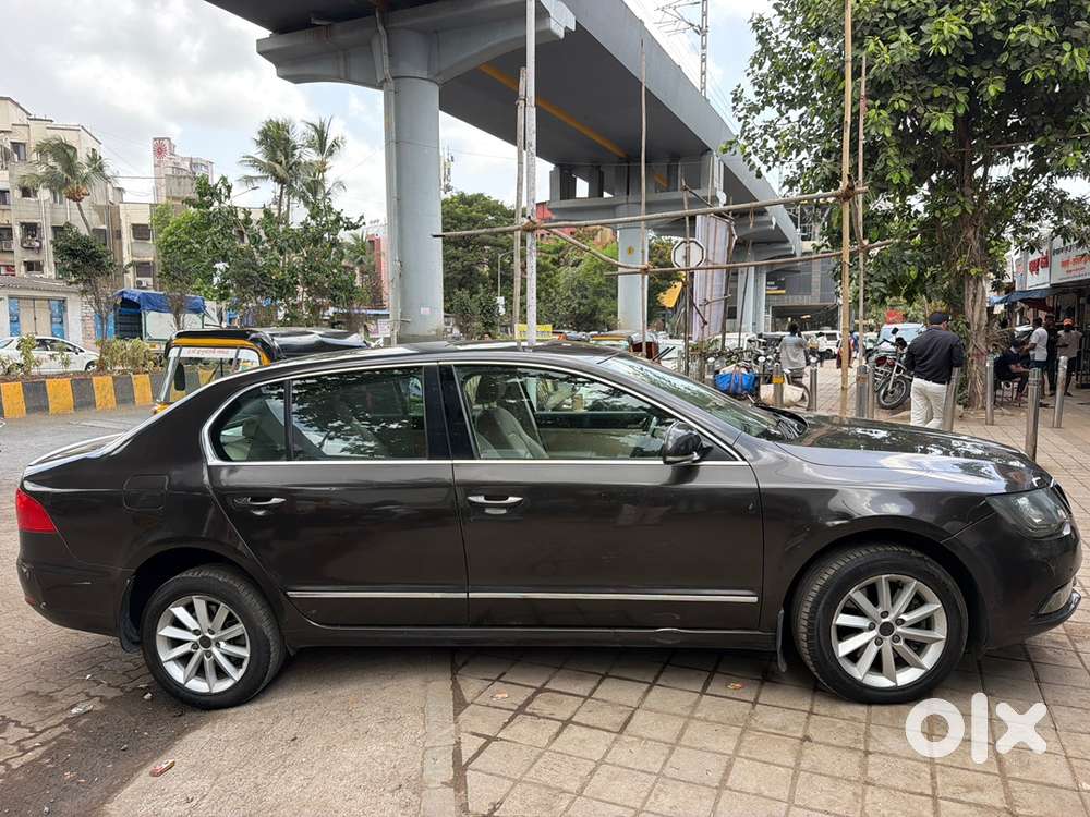 Skoda Superb 2015 Petrol 72833 Km Driven