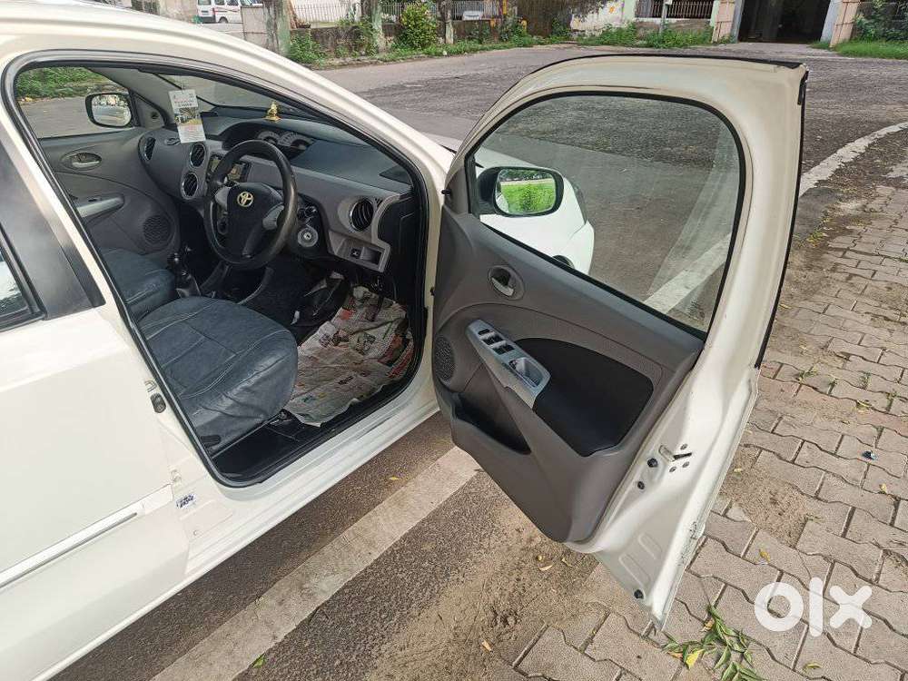 Toyota Etios 2010-2012 G Safety, 2011, Diesel