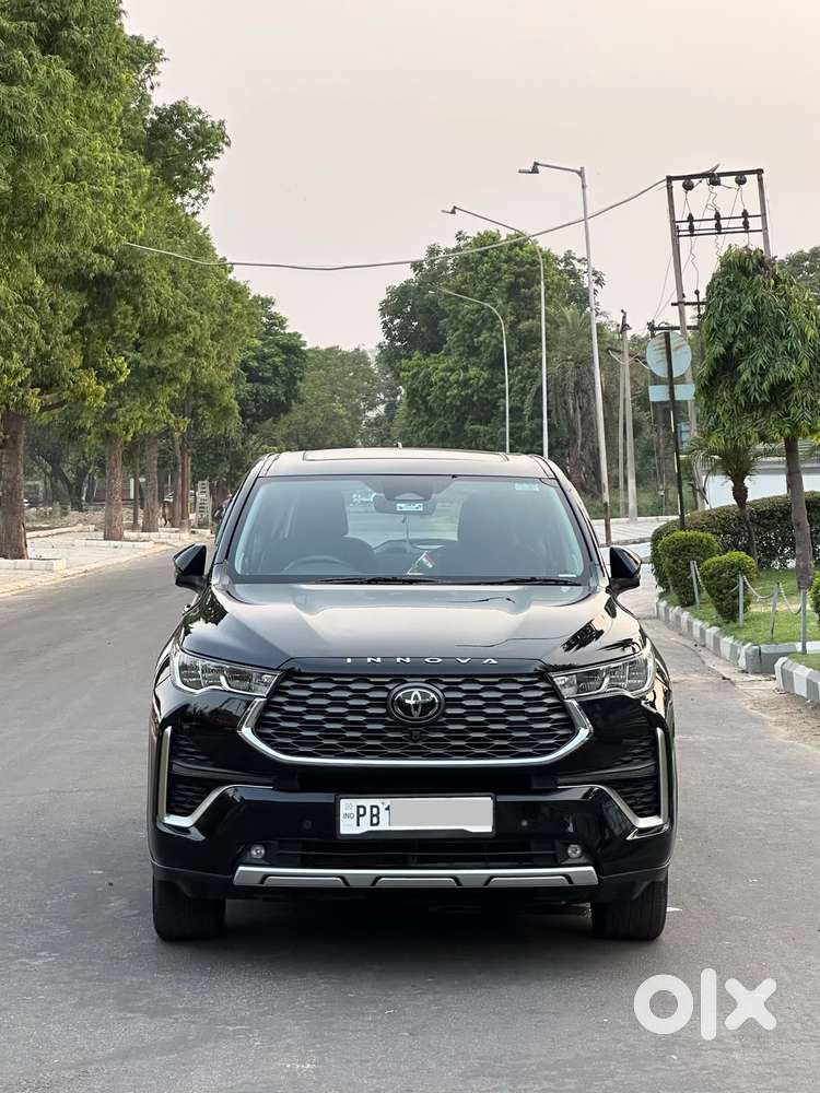 Toyota Innova Hycross 2.0 Zx (o) Hybrid 7 Str, 2024, Petrol