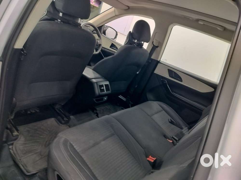 Mahindra Xuv700 2.2 Ax 5 Diesel At 7 Str, 2022, Diesel