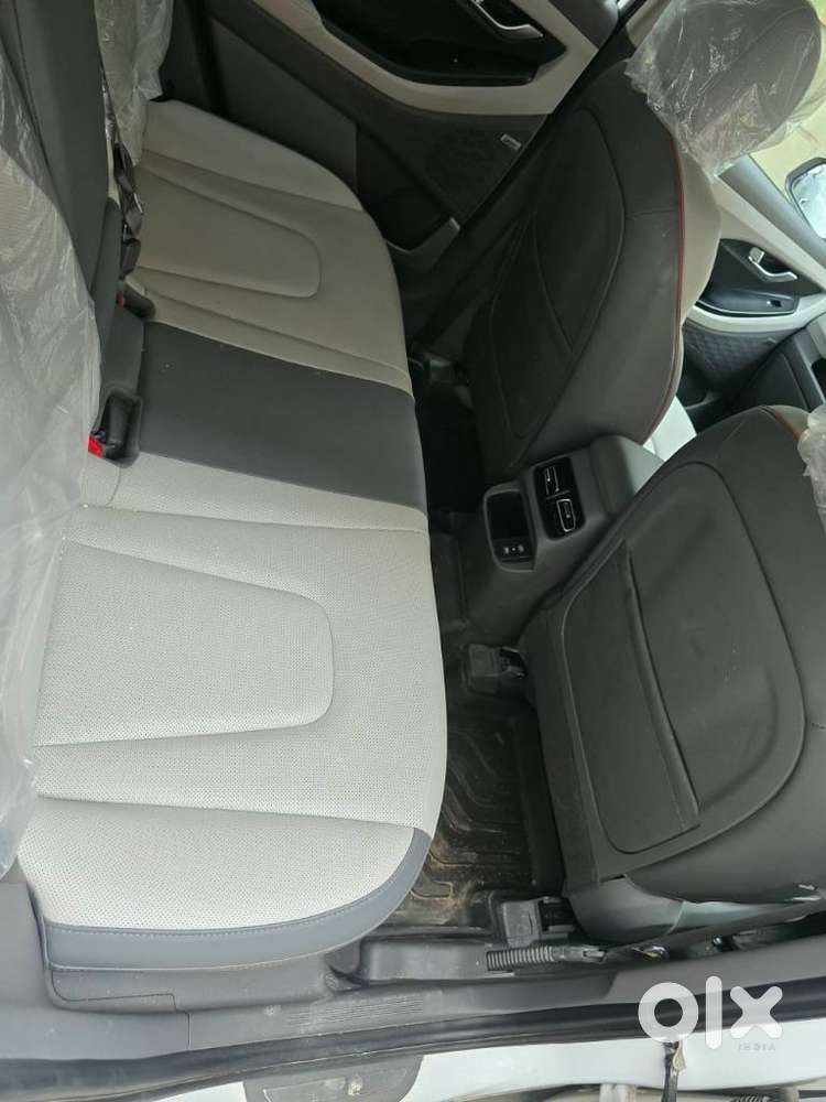 Hyundai Creta Facelift 1.5 Petrol Mt, 2025, Petrol