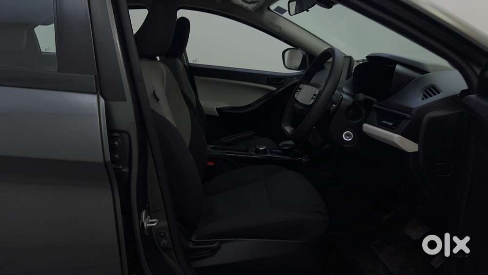 Tata Nexon Pure (s) 1.2 Petrol 6amt, 2024, Petrol