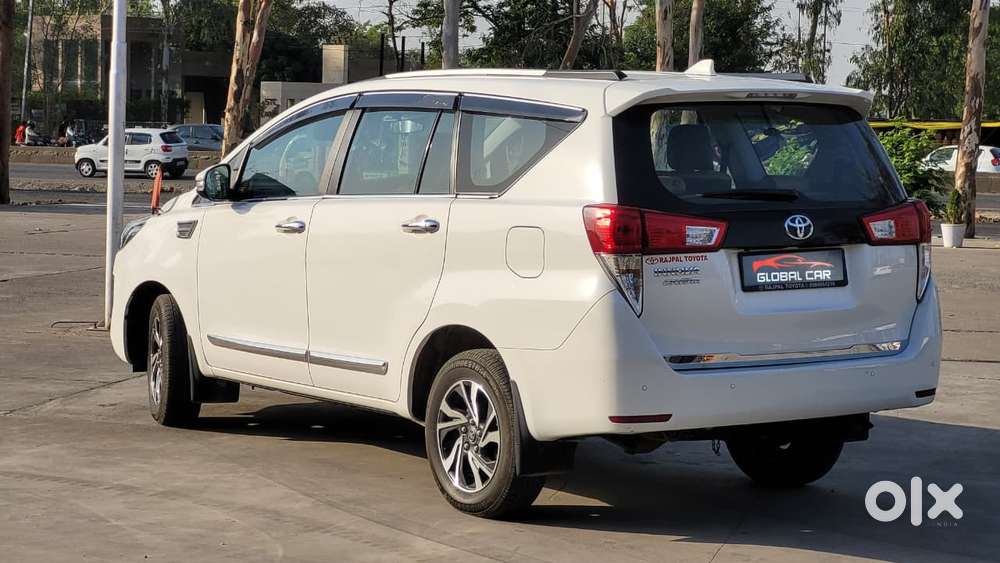 Toyota Innova Crysta [2020-ongoing] 2.4 Gx 8 Str, 2024, Diesel