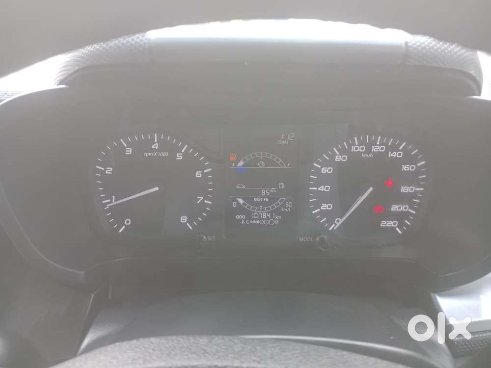 Tata Altroz 1.2 Xe, 2021, Petrol