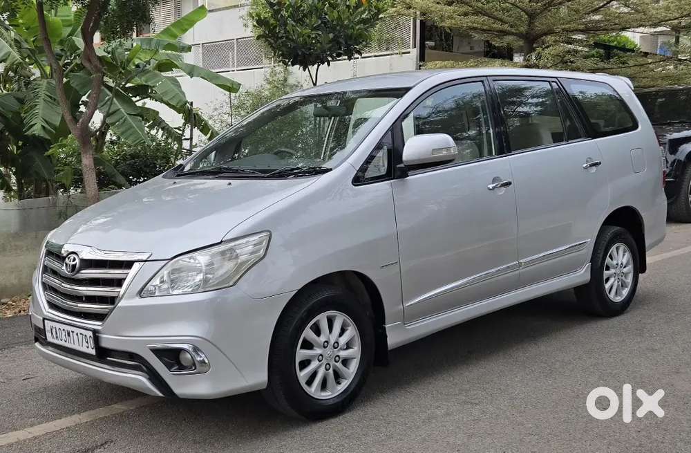 Toyota Innova 2.5 Vx Diesel Manual 2013,just 70000 Kilometers Driven
