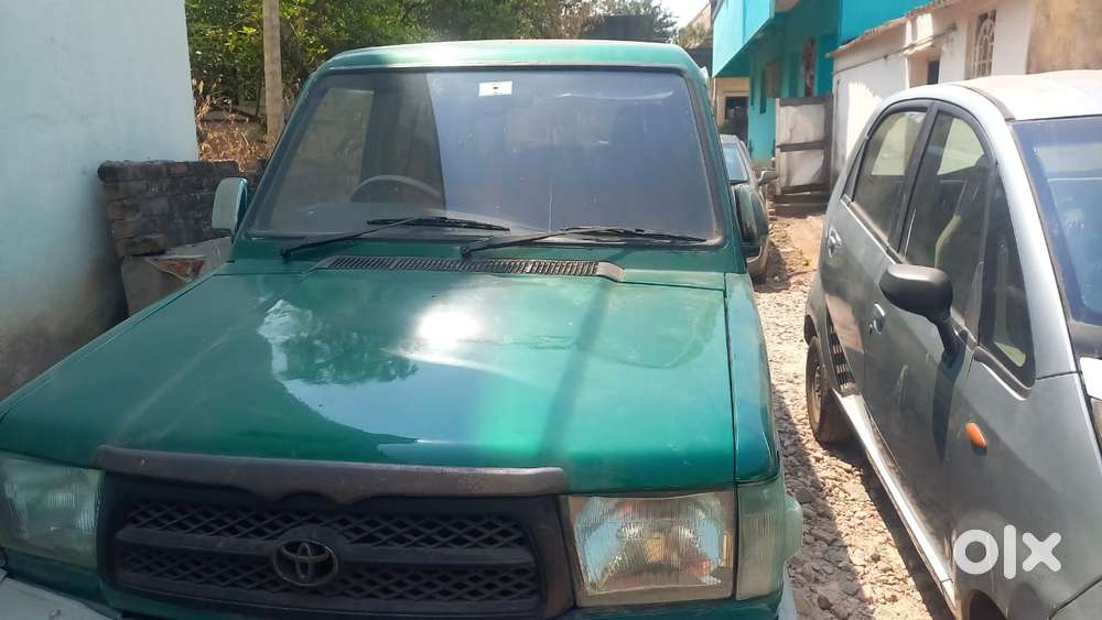 Toyota Qualis Gs 10 Seater, 2000, Diesel