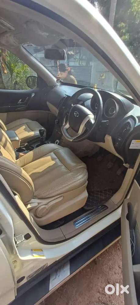 2016 Mahindra Xuv500 W10 Manual  7-seater  Diesel  ₹ 8.15