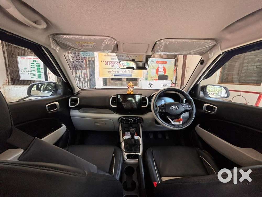 Hyundai Venue 2023 Petrol Well Maintained