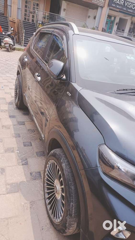 Kia Sonet Petrol 2023