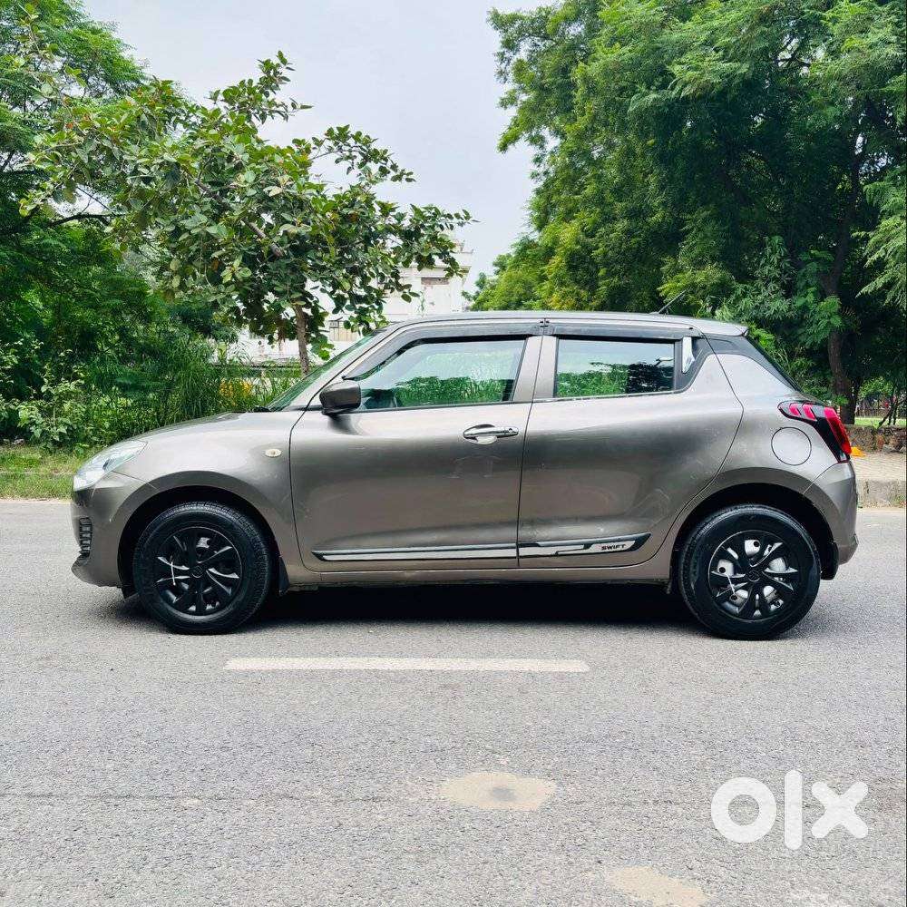 Maruti Suzuki Swift 1.2 Lxi (o), 2022, Petrol