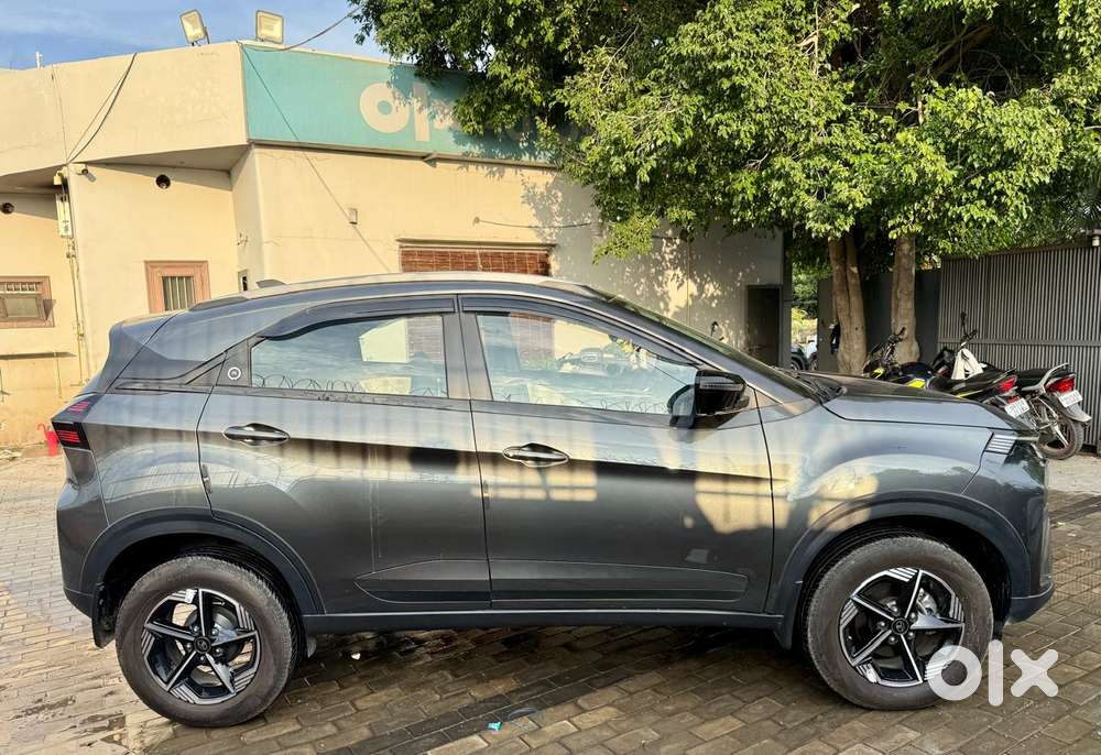 Tata Nexon Creative 1.2 Revotron Petrol 6 Amt Dt, 2026, Petrol