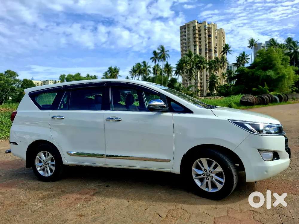 Toyota Innova Crysta Gx 2.4 Mt 8-seater /immacul