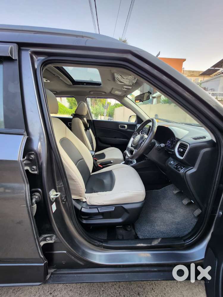Hyundai Venue Sx Dual Tone, 2022, Diesel