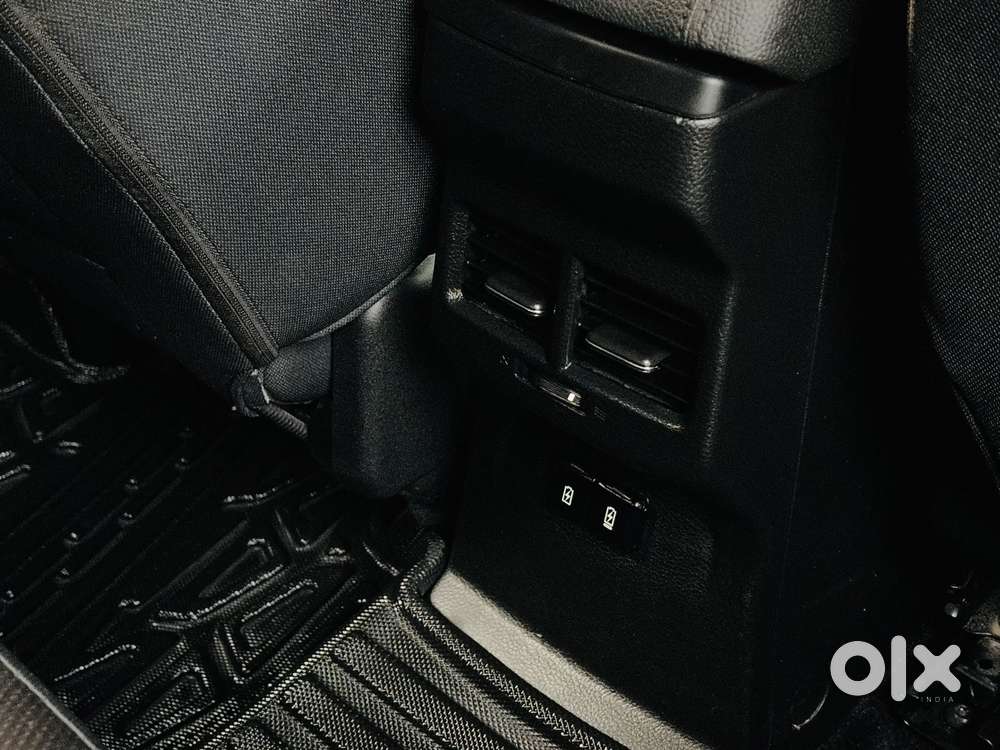 Maruti Suzuki Brezza 1.5 Zxi Plus At Smart Hybrid, 2025, Petrol