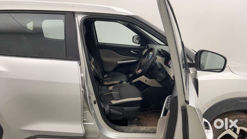 Nissan Magnite 1.0 Xv, 2021, Petrol