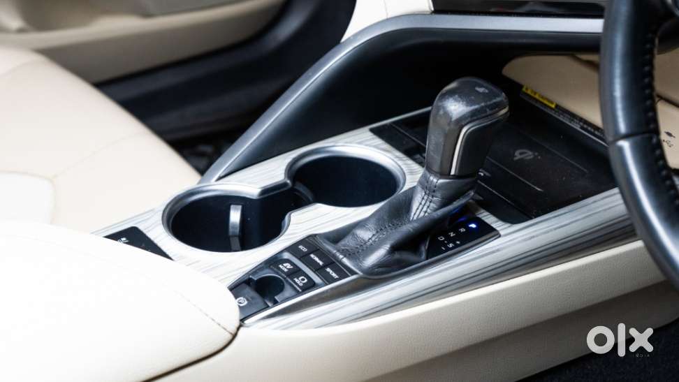 Toyota Camry 2.5 Hybrid, 2020, Petrol