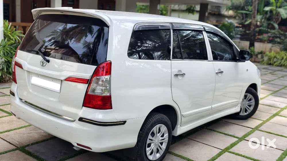 Toyota Innova 2015 - 2016 Register Diesel 1,40 Km Driven